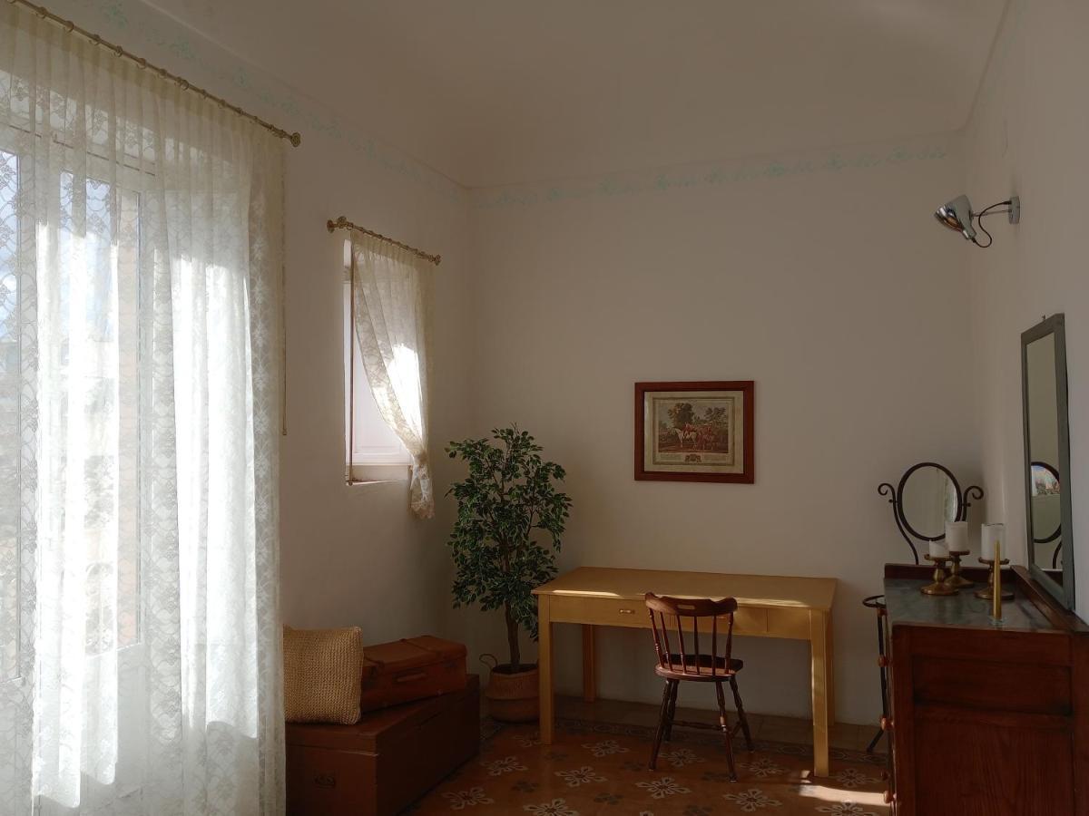 Curry Apartment Noto