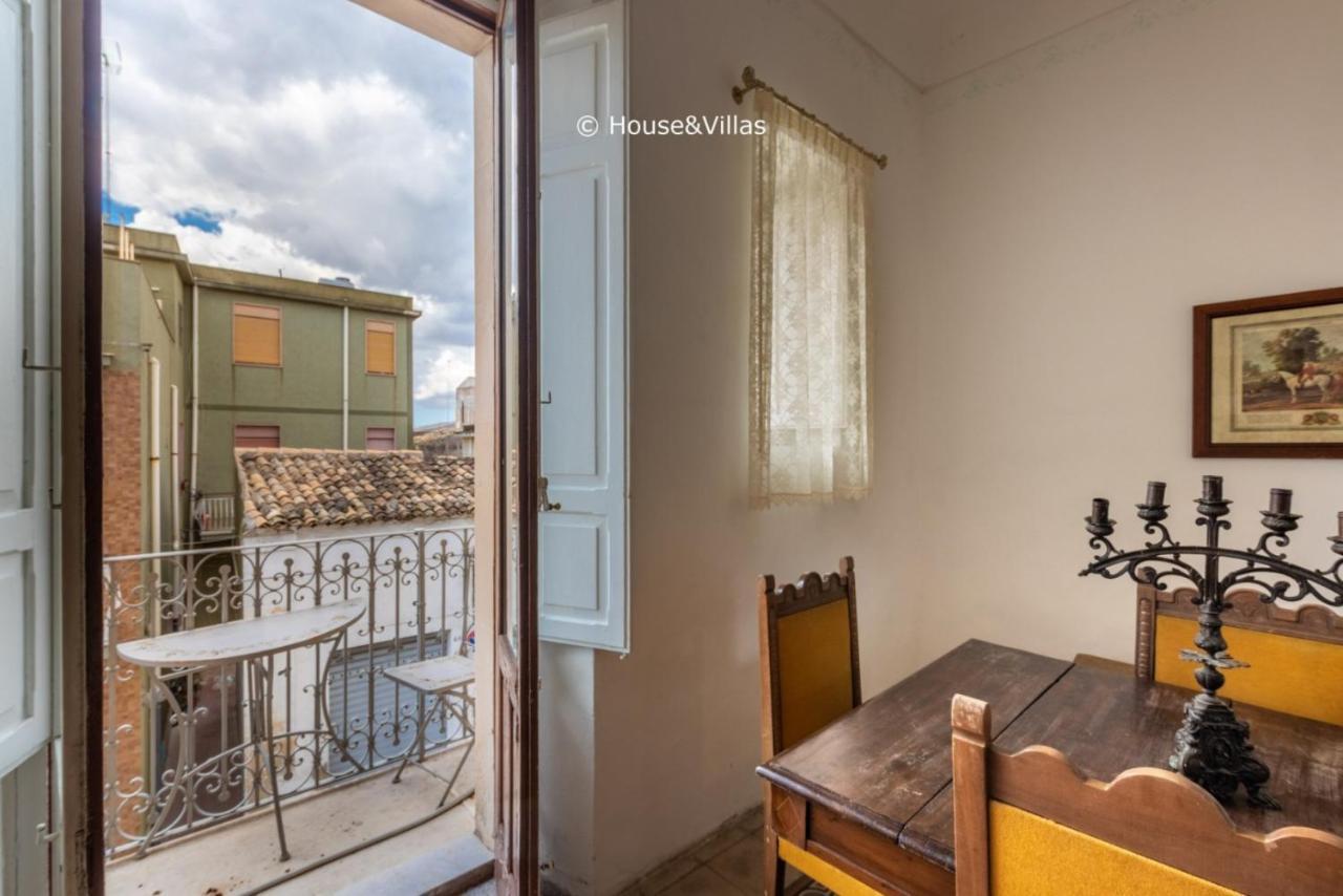 Curry Apartment Noto
