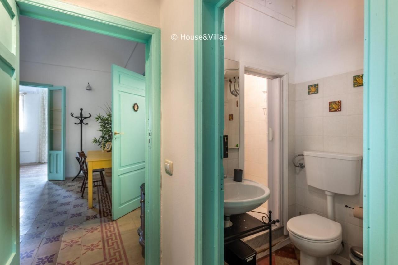 Curry Apartment *